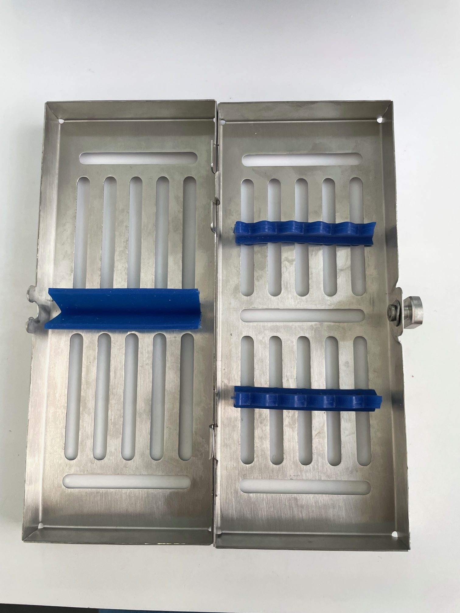 Caja de acero inoxidable para esterilizacion